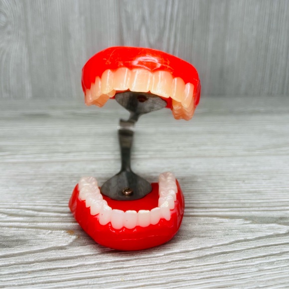 Vintage 70s 80s Unusual Dentist Dental Plastic Tongs novelty chomper tongs - Picture 1 of 6